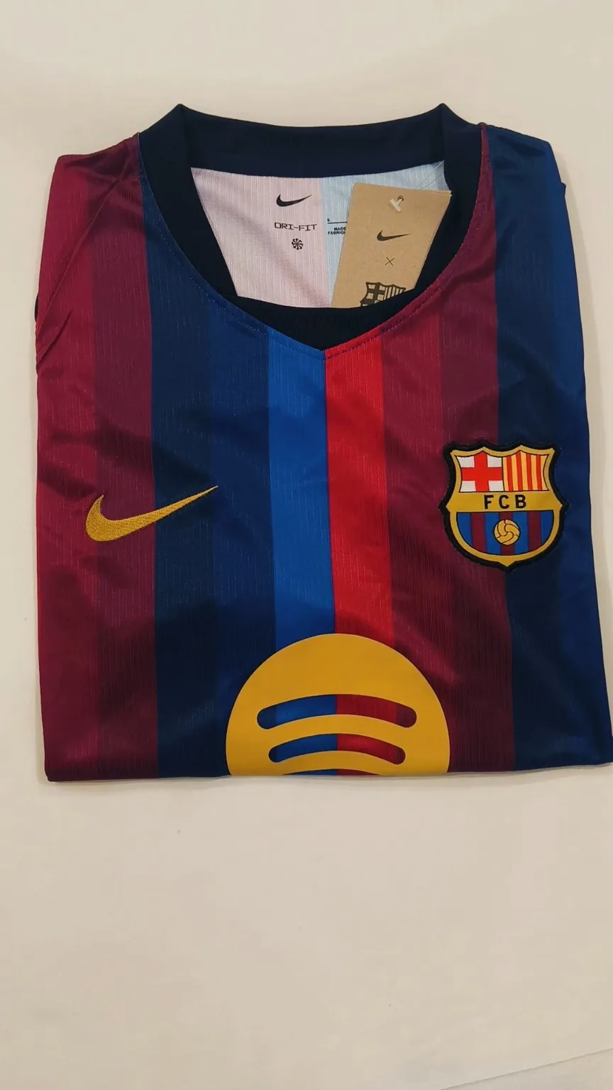 Detalhe real de camisola do Barcelona